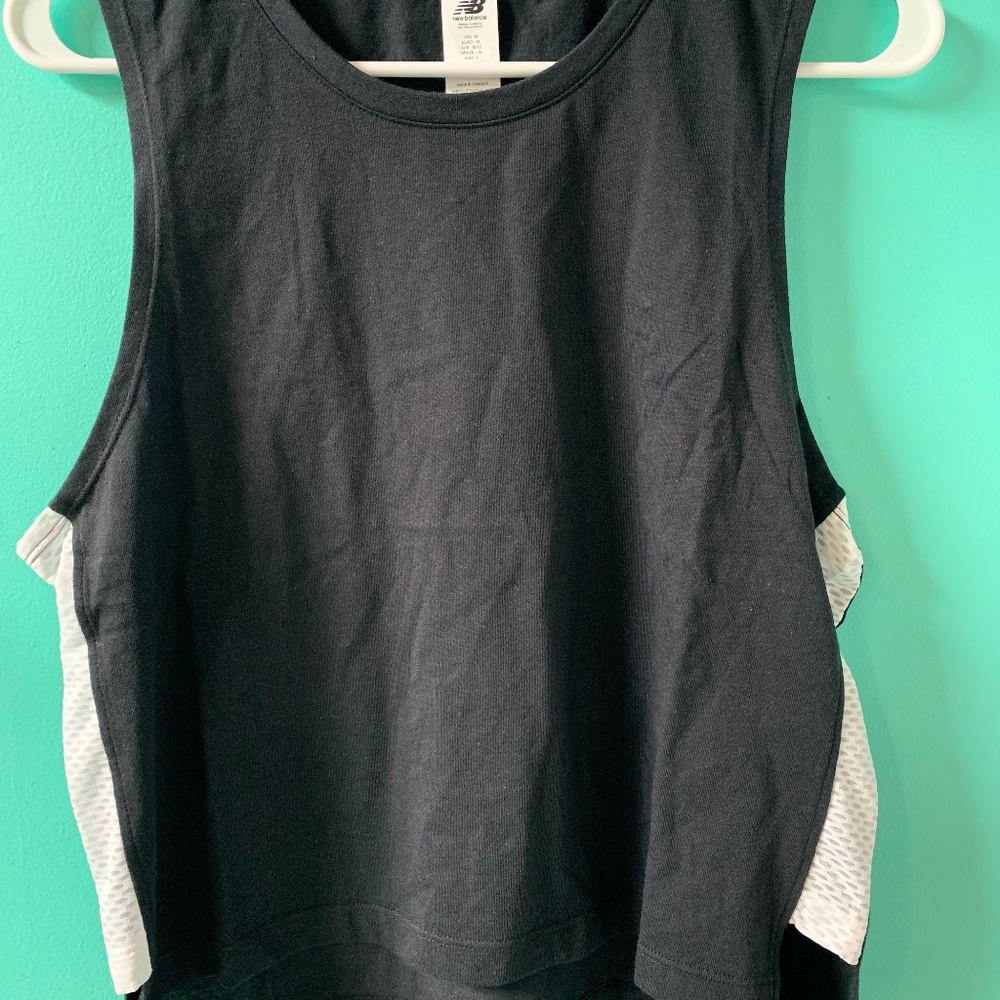 NEW! Black & White New Balance Cropped Workout Top